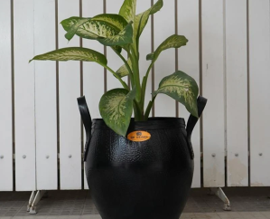 Garden planters and furniture img